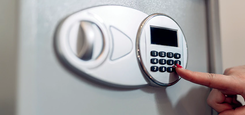 Jewelry Safe Cracking in Visalia, California